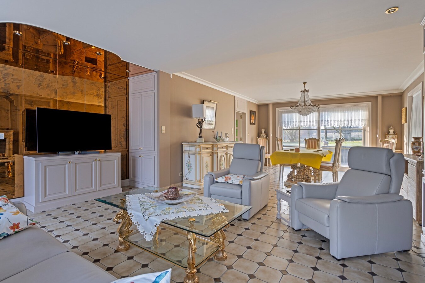 Prachtige villa op toplocatie in uitstekende staat van onderhoud 