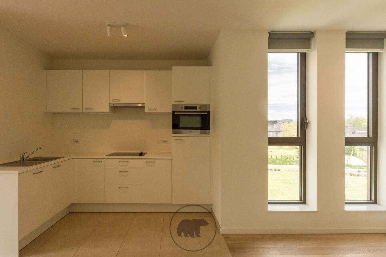 Luxueuze assistentiewoning met ruim terras en zicht op parkdreef 