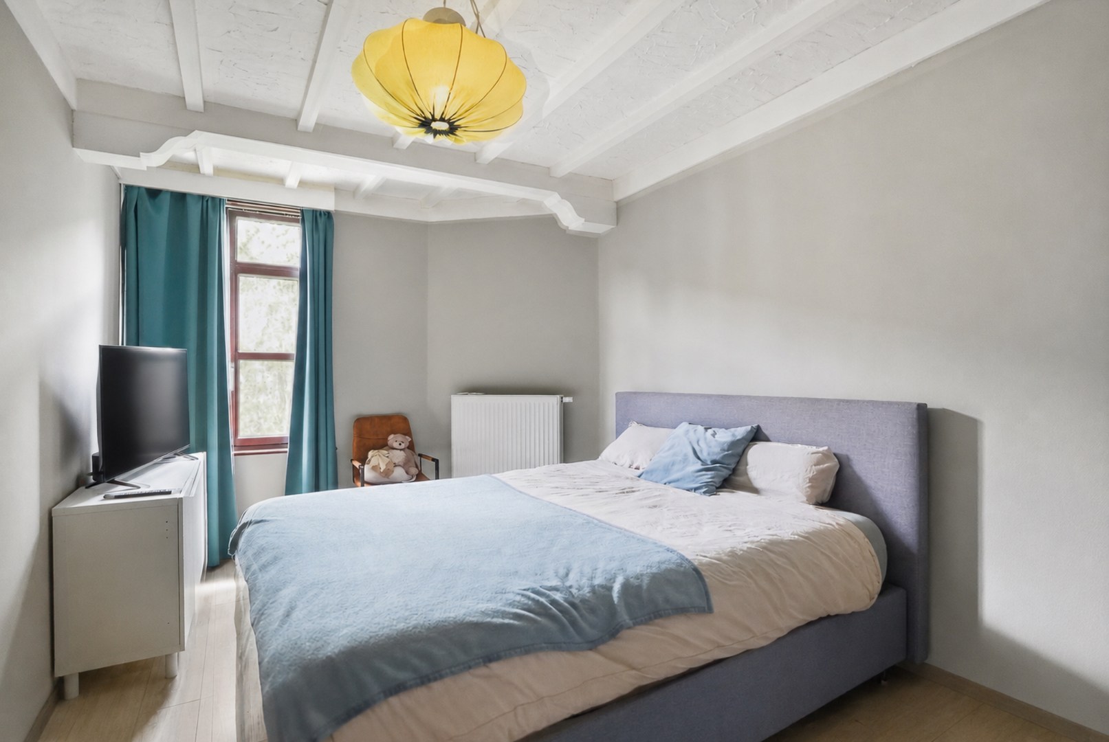 Ruime hoekwoning met 3 slaapkamers en zonnig terras op topligging in Assebroek 