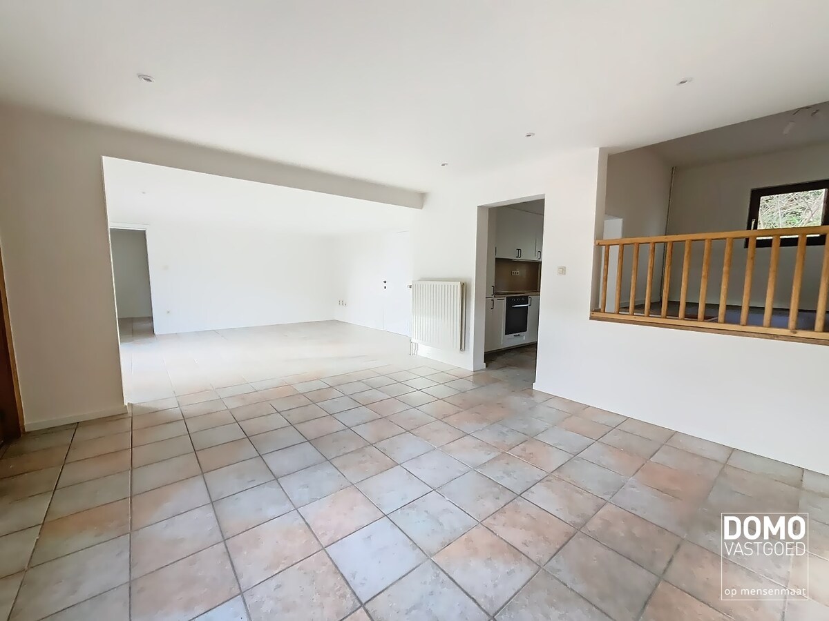 LANDELIJKE WONING MET 3 SLAAPKAMERS EN TUIN IN LUMMEN 