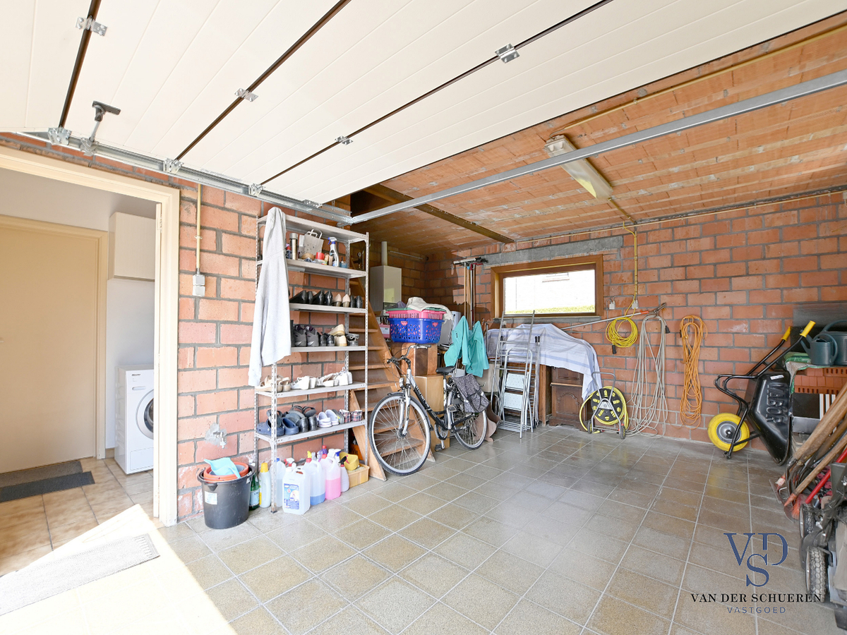 Bungalowwoning met mogelijkheden op een uniek perceel te Dikkelvenne. 