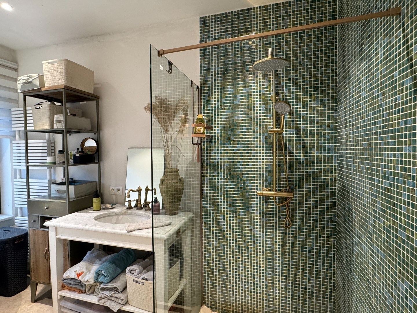 Instapklare woning met karakter en uitzonderlijke tuin van 390 m² 