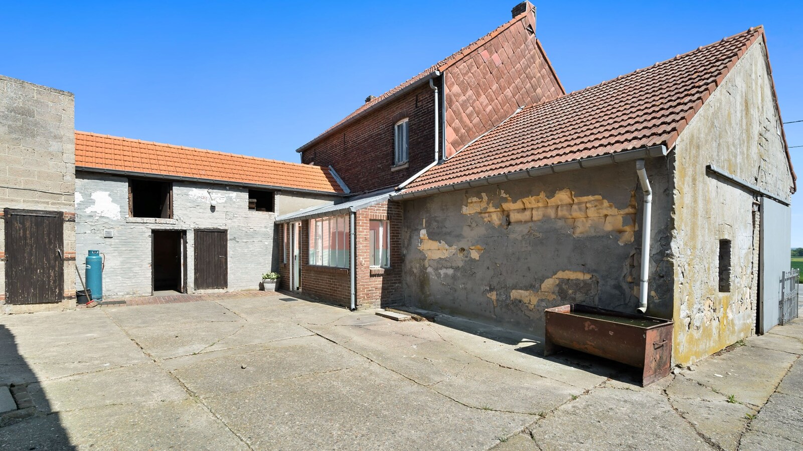 Renovatiewoning op perceel van 6854 m² 