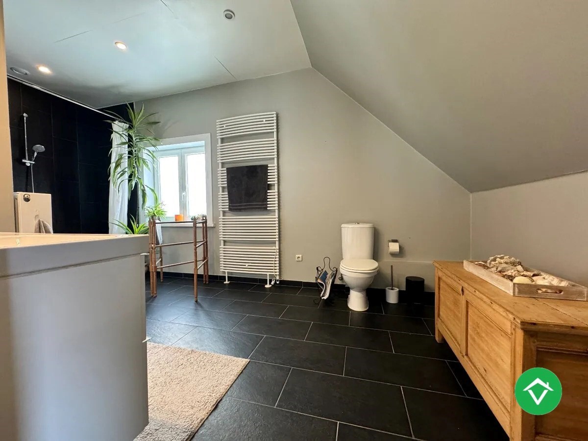 Halfopen bebouwing met 3 slaapkamers en een garage te Koekelare 