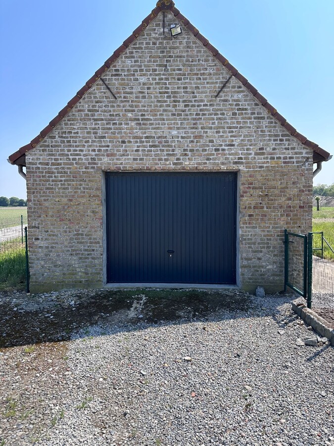 Rustig gelegen alleenstaande woning te Leke 