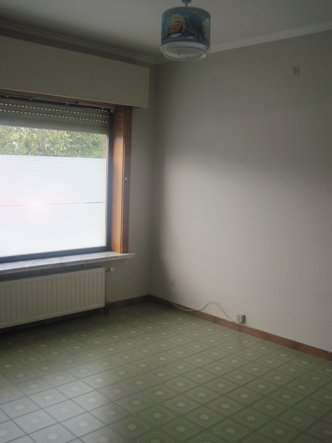 Degelijke gelijkvloerse woning. 