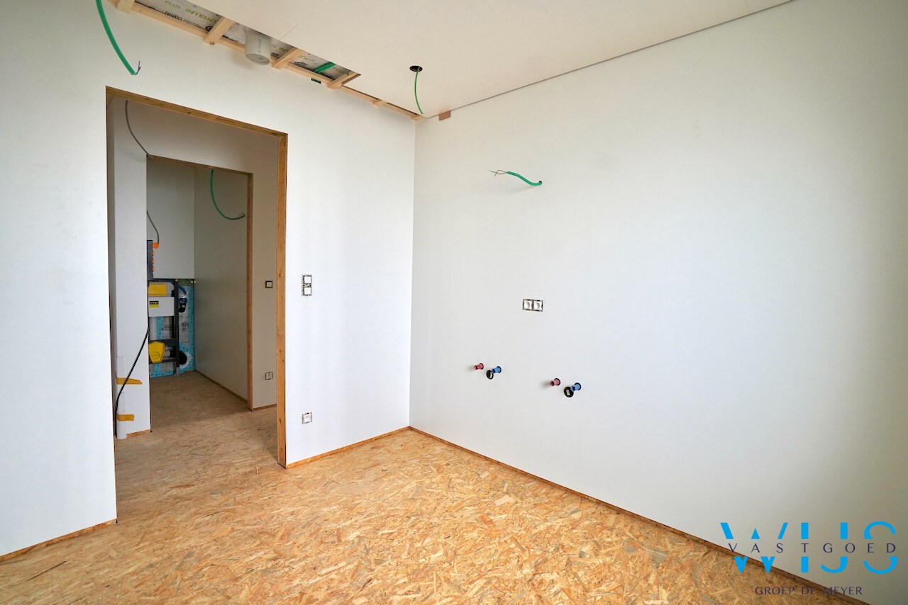Nieuwbouw met 5 slaapkamers op een prachtig perceel te EEKLO ! 