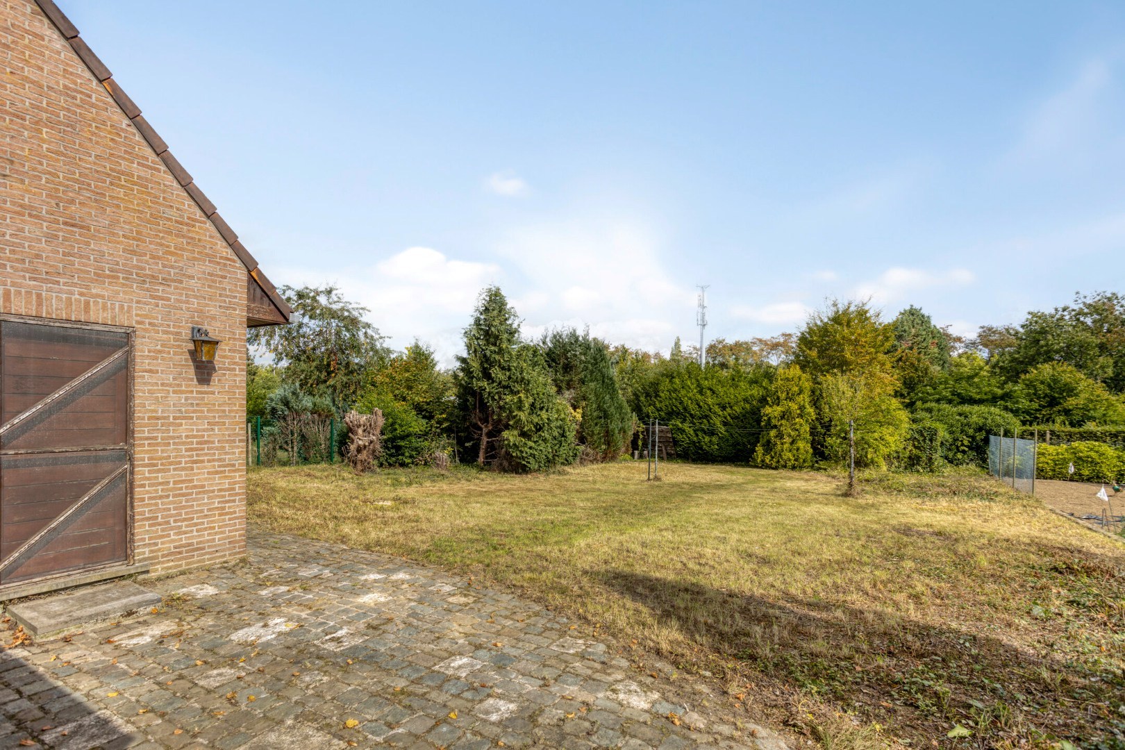 Ruime gezinswoning met grote tuin op perceel van 10a 29ca in Oud-Heverlee – bewoonbare opp. 226 m² 