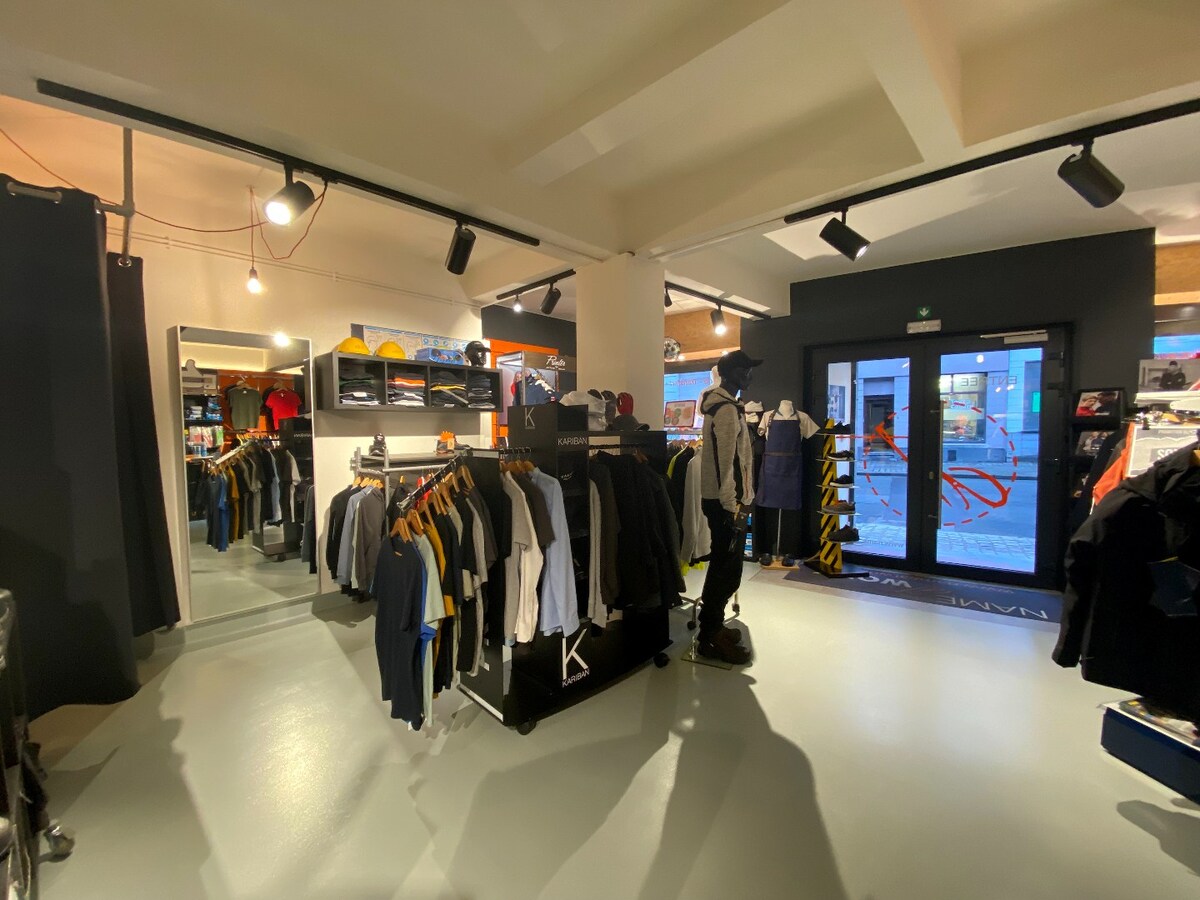 À Tournai : surface commerciale de ±136 m². Excellente visibilité ! 