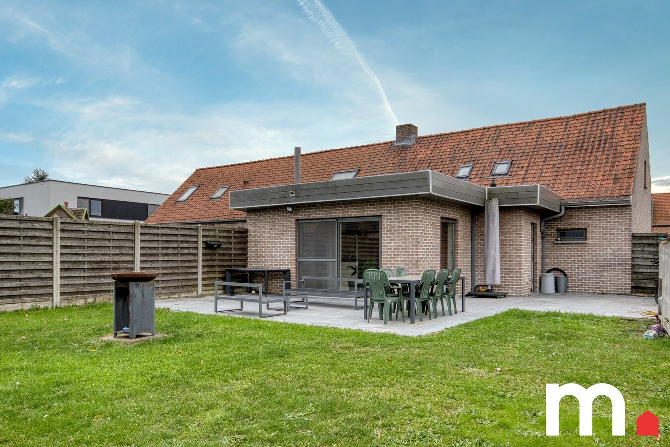 HOB op 734m² met uitweg achteraan EPC B  en multifunctionele ruimte van 48m² te Izegem! 