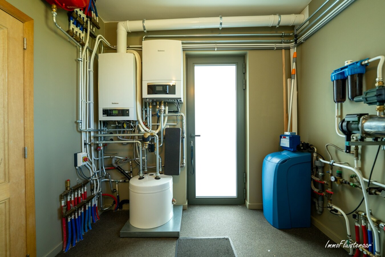 Unieke, gerenoveerde hoevewoning met paardenfaciliteiten, bijgebouwen, uitzonderlijk potentieel en zeer bereikbare ligging 