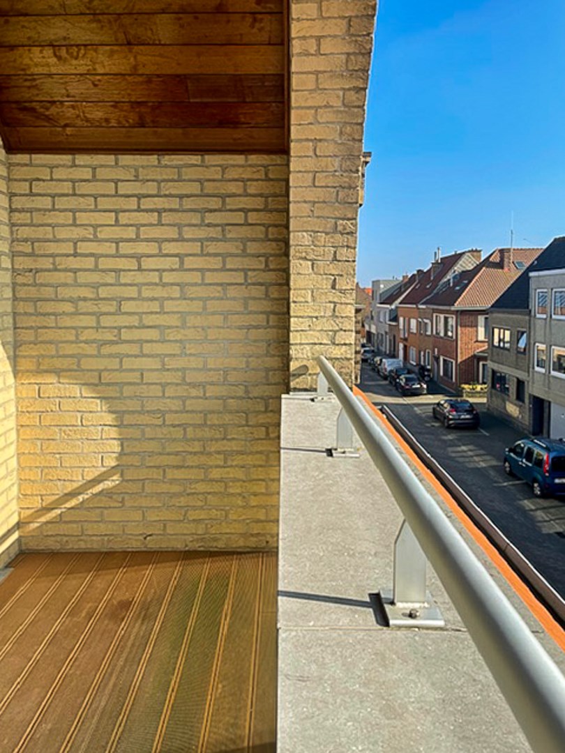 Instapklaar duplexappartement met terras nabij centrum Oostende 