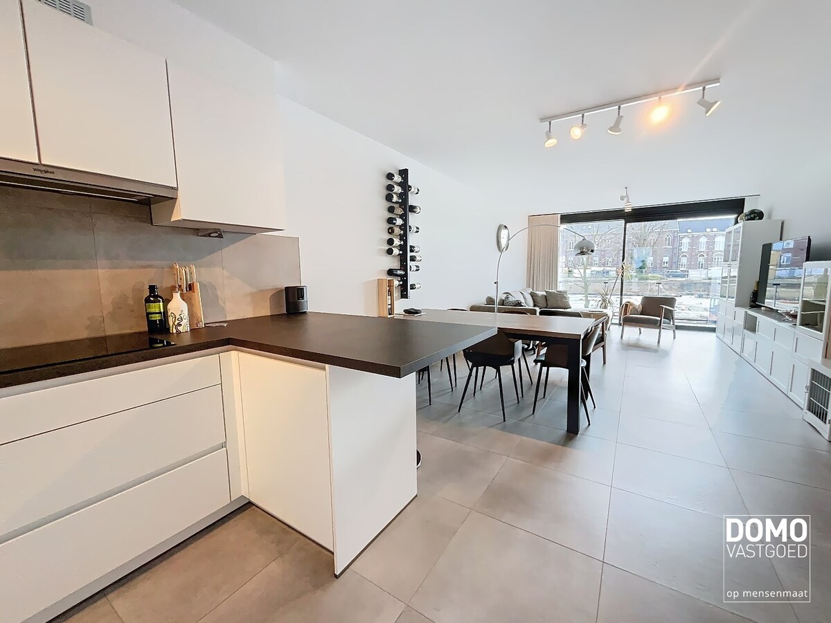 MODERN APPARTEMENT MET TERRAS. LIFT EN 2 SLAAPKAMERS IN DIEPENBEEK 
