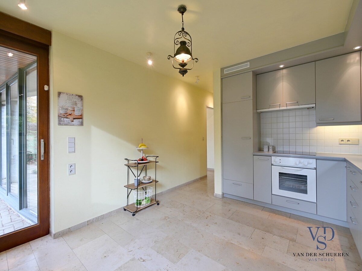 Knappe villa in 't groene Schelderode (EPC van 216 !). 