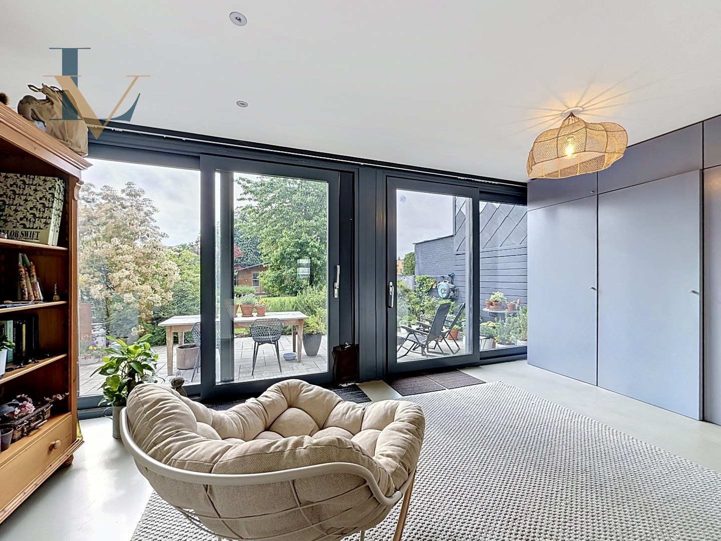 Charmante instapklare woning met 2 slpk. aan de vaart in Schoten nabij het centrum. 