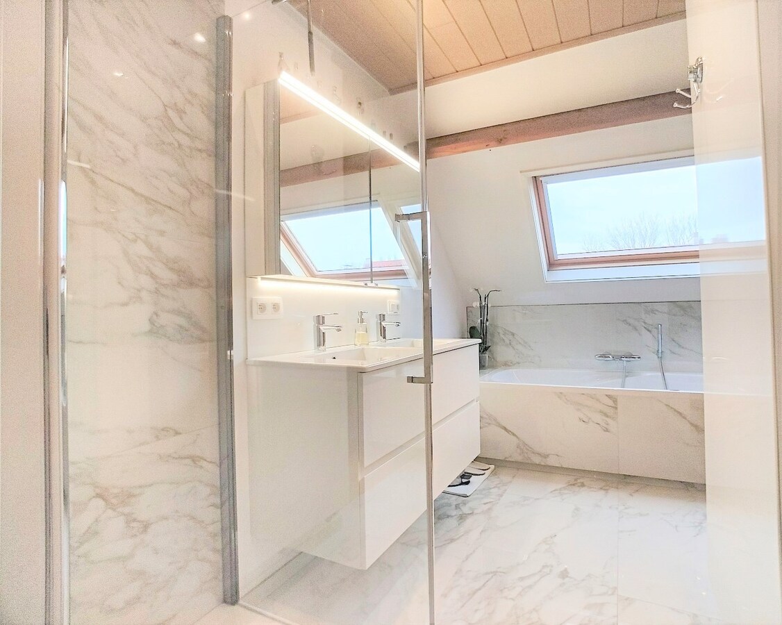 Goed gelegen duplex in kleinschalig gebouw - Heist 