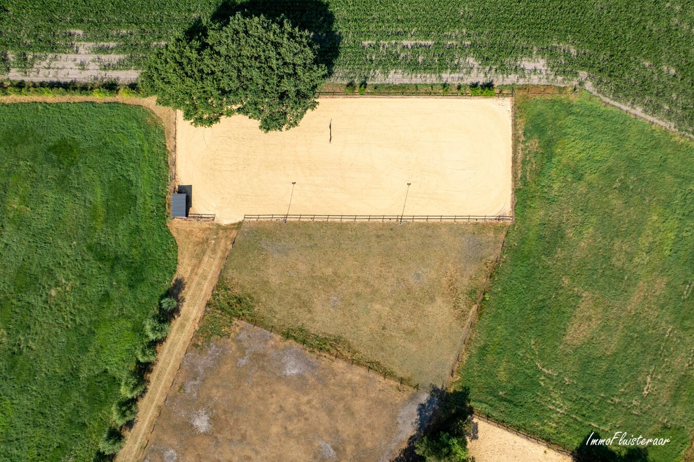 Prachtige langgevelhoeve met charmante schuur en paardenfaciliteiten op ca. 1,8 ha te Ravels. (BEZOEKDAG OP 08/08 VAN 10U TOT 14U) 