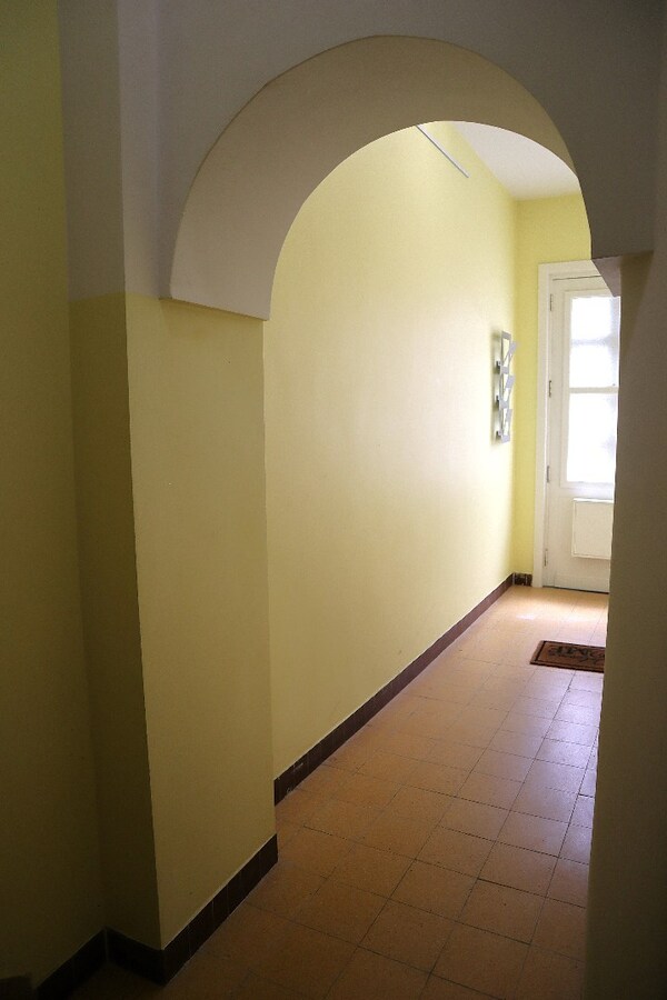 Nieuw gerenoveerd 1 slaapkamer appartement/studio te Elsene 