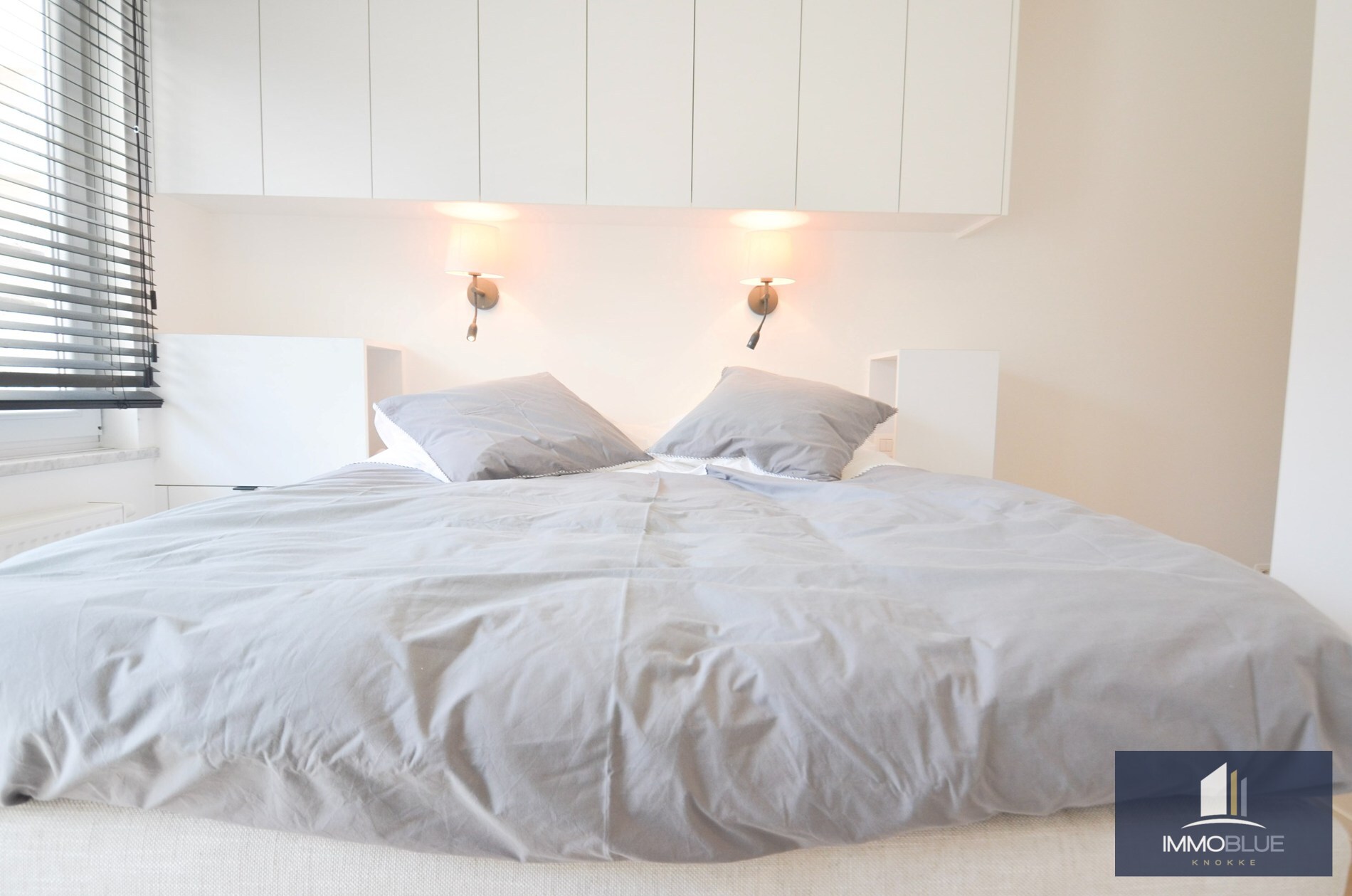 Appartement élégant, récemment rénové, avec vue frontale sur la mer. 