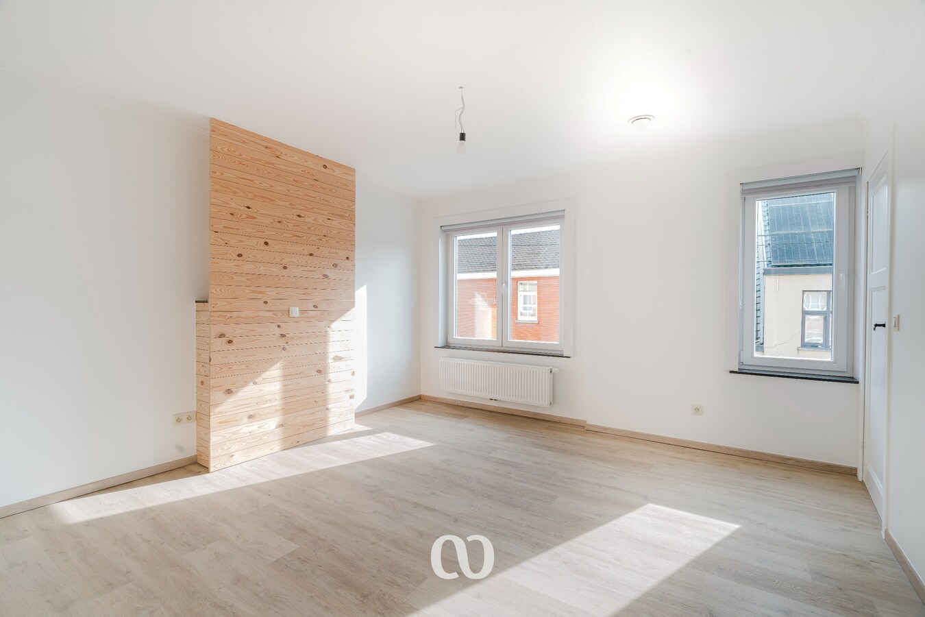 Gerenoveerde huurwoning met 3 slaapkamers en garage in het centrum van Etikhove 