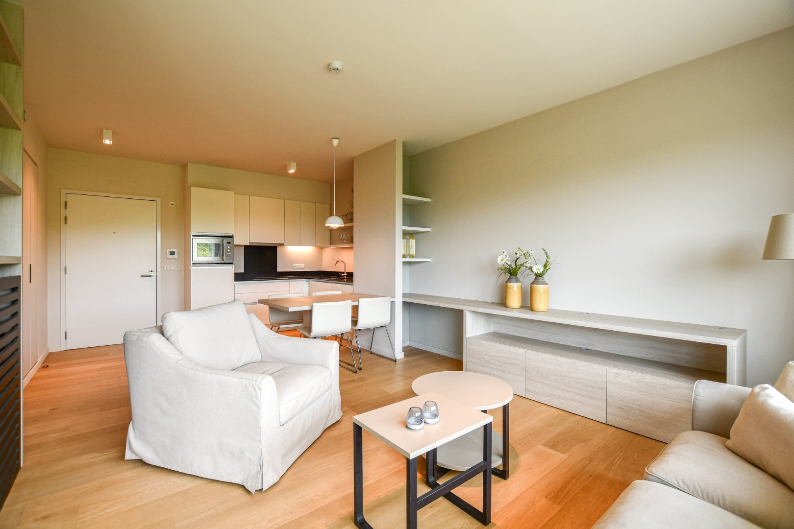 Moderne assistentiewoning met ondergrondse berging en parkeerplaats in De Haan, vlakbij strand, duinen en zee 