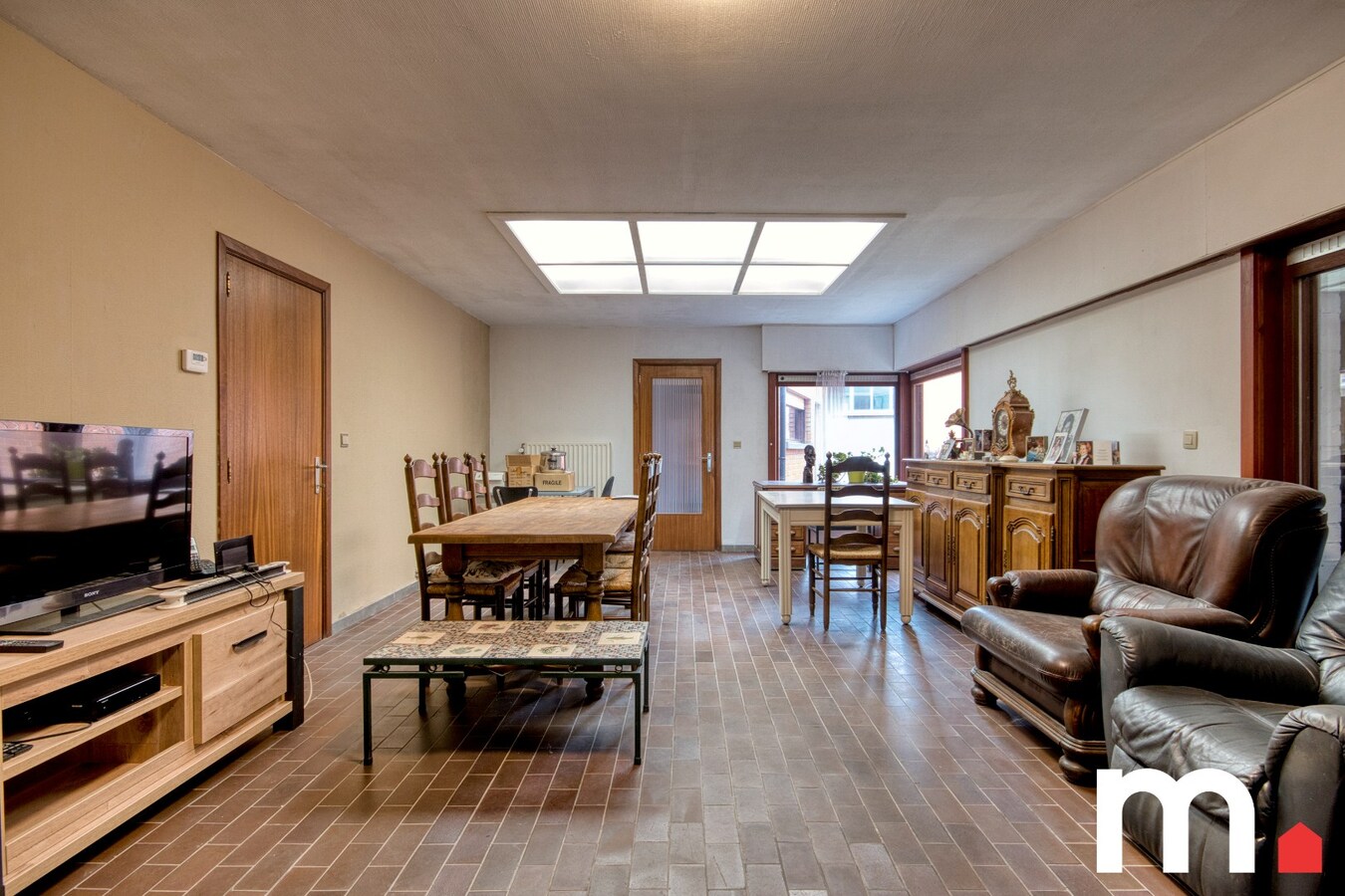 Ruime eigendom in Izegem – ideaal voor wonen en werken of opbrengsteigendom! 