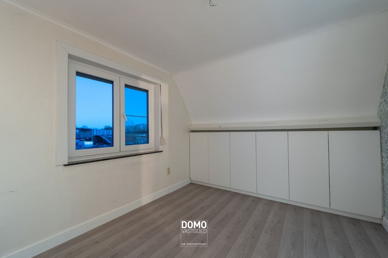 RUSTIG GELEGEN WONING MET 2 (TOT 3) SLAAPKAMERS EN GROTE TUIN OP EEN PERCEEL VAN 19A36CA TE HERK-DE-STAD 