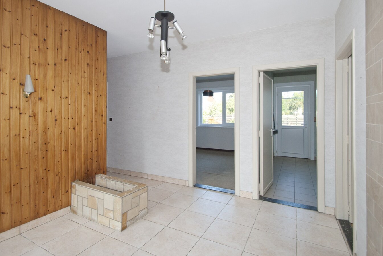 Gelijkvloers woning met tuin -  3 slpks 