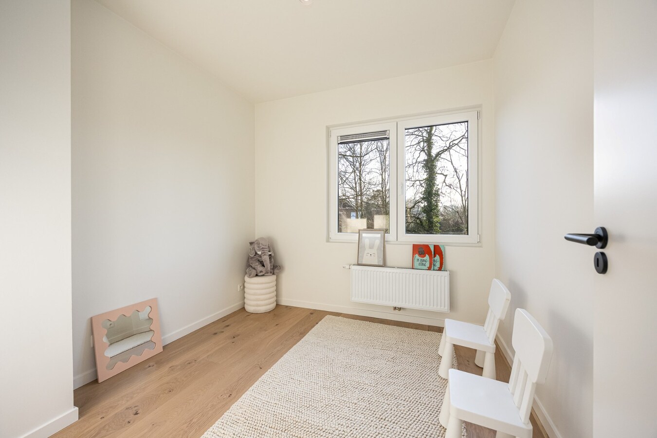 Volledig gerenoveerde HOB op een toplocatie te Brasschaat! 