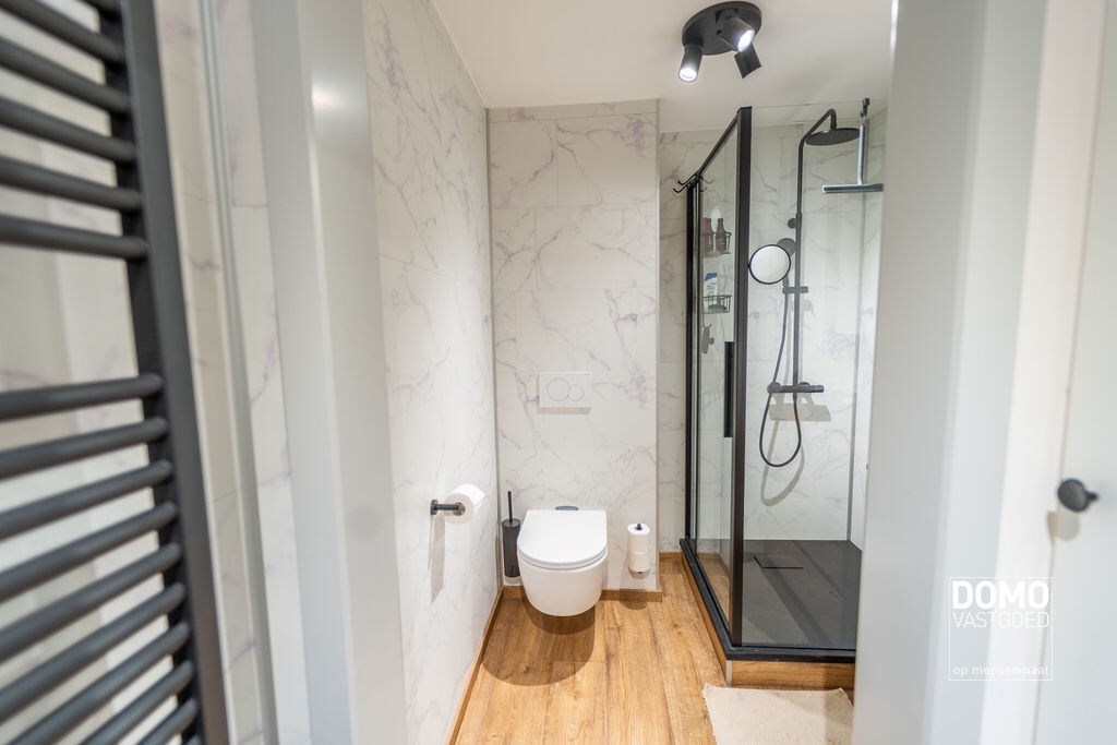 Ruime gerenoveerde woning met voldoende ruimte en tal van mogelijkheden 