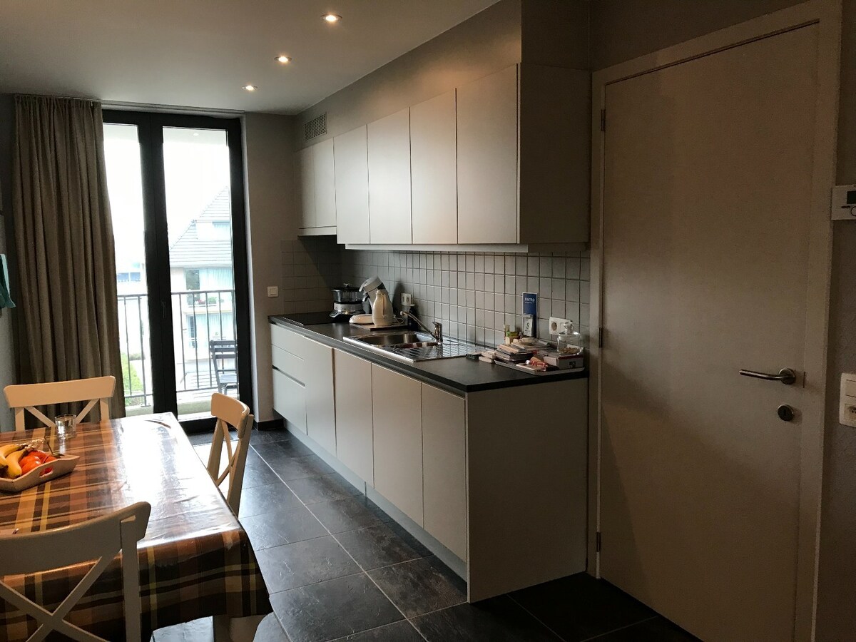 Ruim 2 slaapkamerappartement op de Markt in Houthulst 