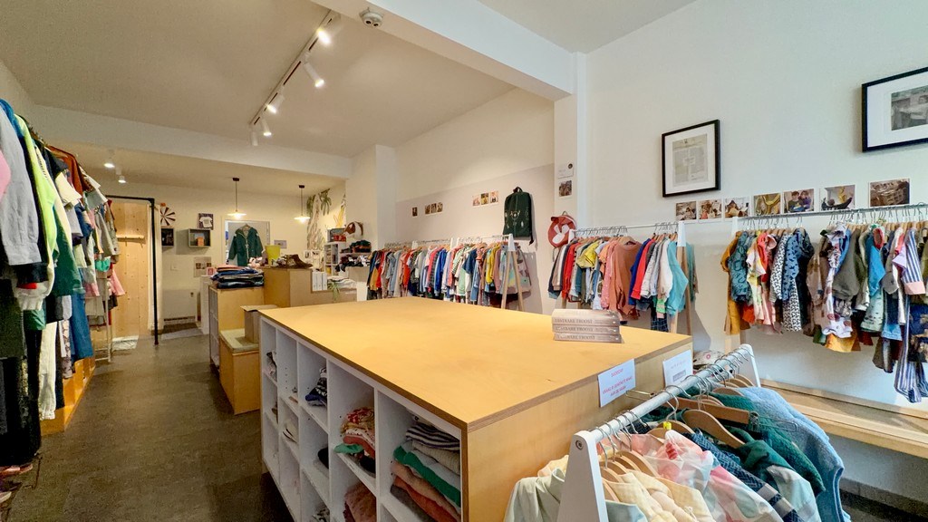 Commercieel gelegen handelsruimte te huur in Sint-Amandsberg