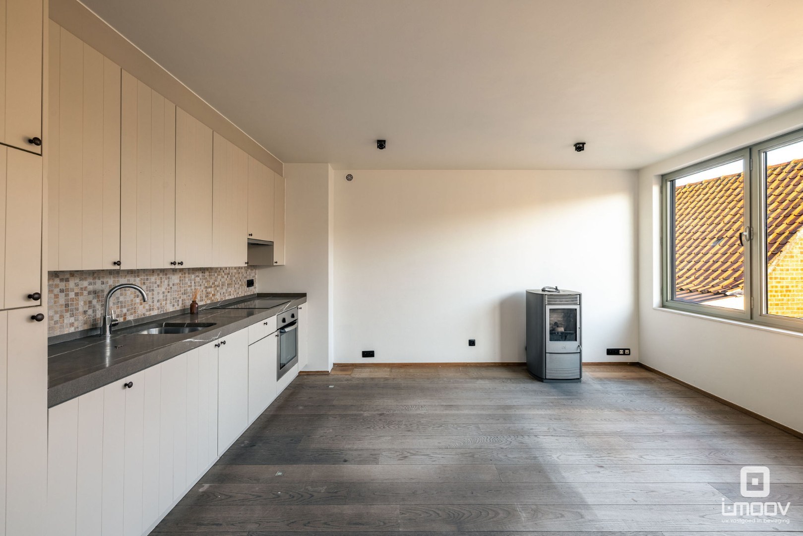 Charmant tweeslaapkamer appartement met terras in rustig woonerf 