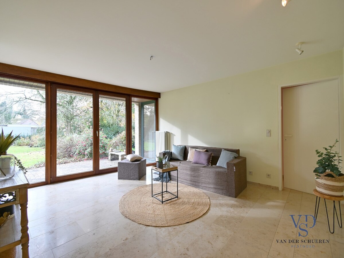 Knappe villa in 't groene Schelderode (EPC van 216 !). 