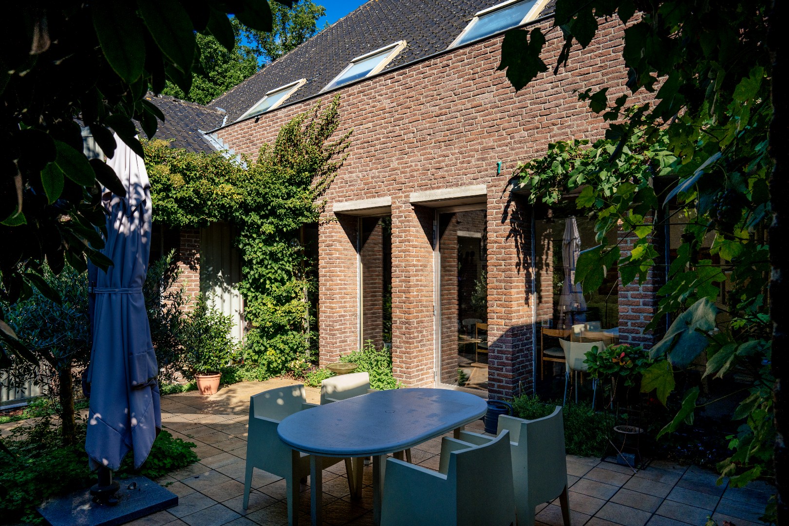 Unieke woning met 5 slaapkamers residentieel gelegen te Eeklo 