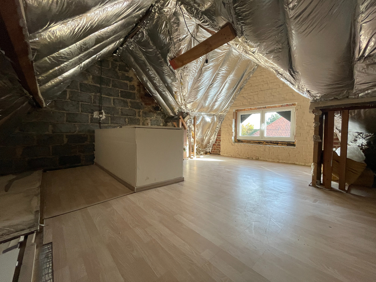 Rijwoning met 2 slaapkamers en tuin te Roeselare 