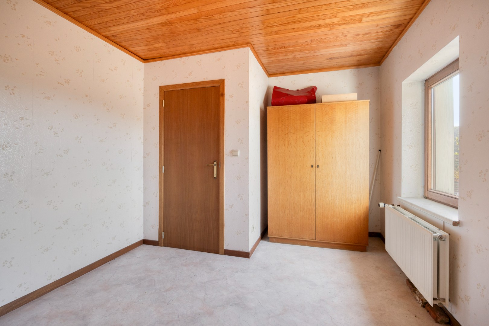 Ruime woning met ruime tuin en garage op een perceel van 802m² in Holsbeek – EPC 280 kWh/m² - bewoonbare opp. 243 m² 