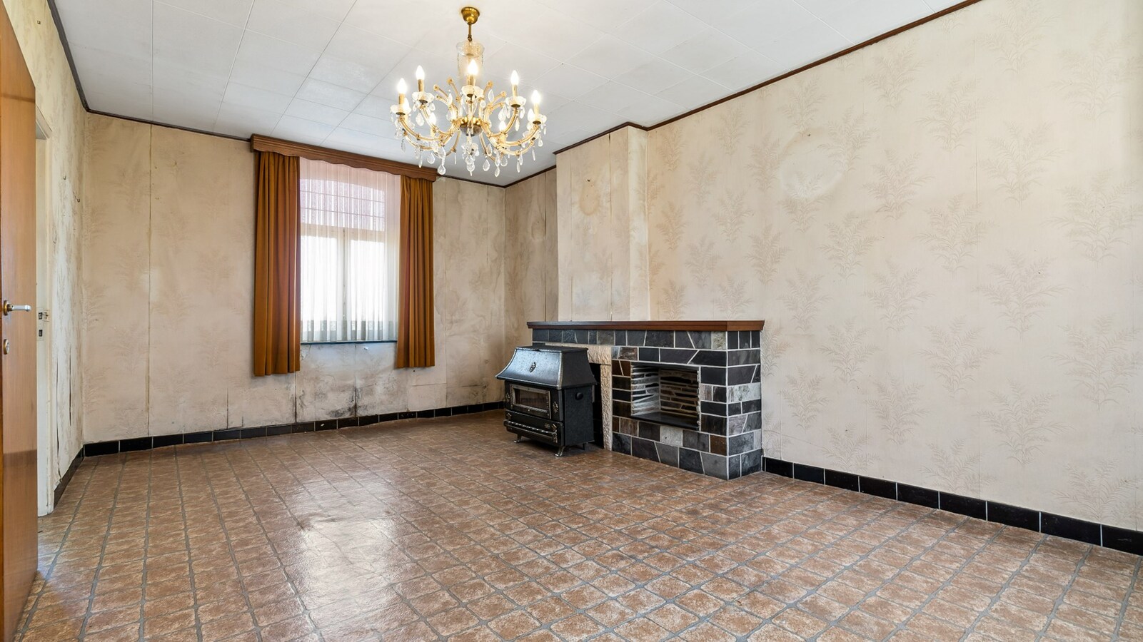 Renovatiewoning op perceel van 6854 m² 