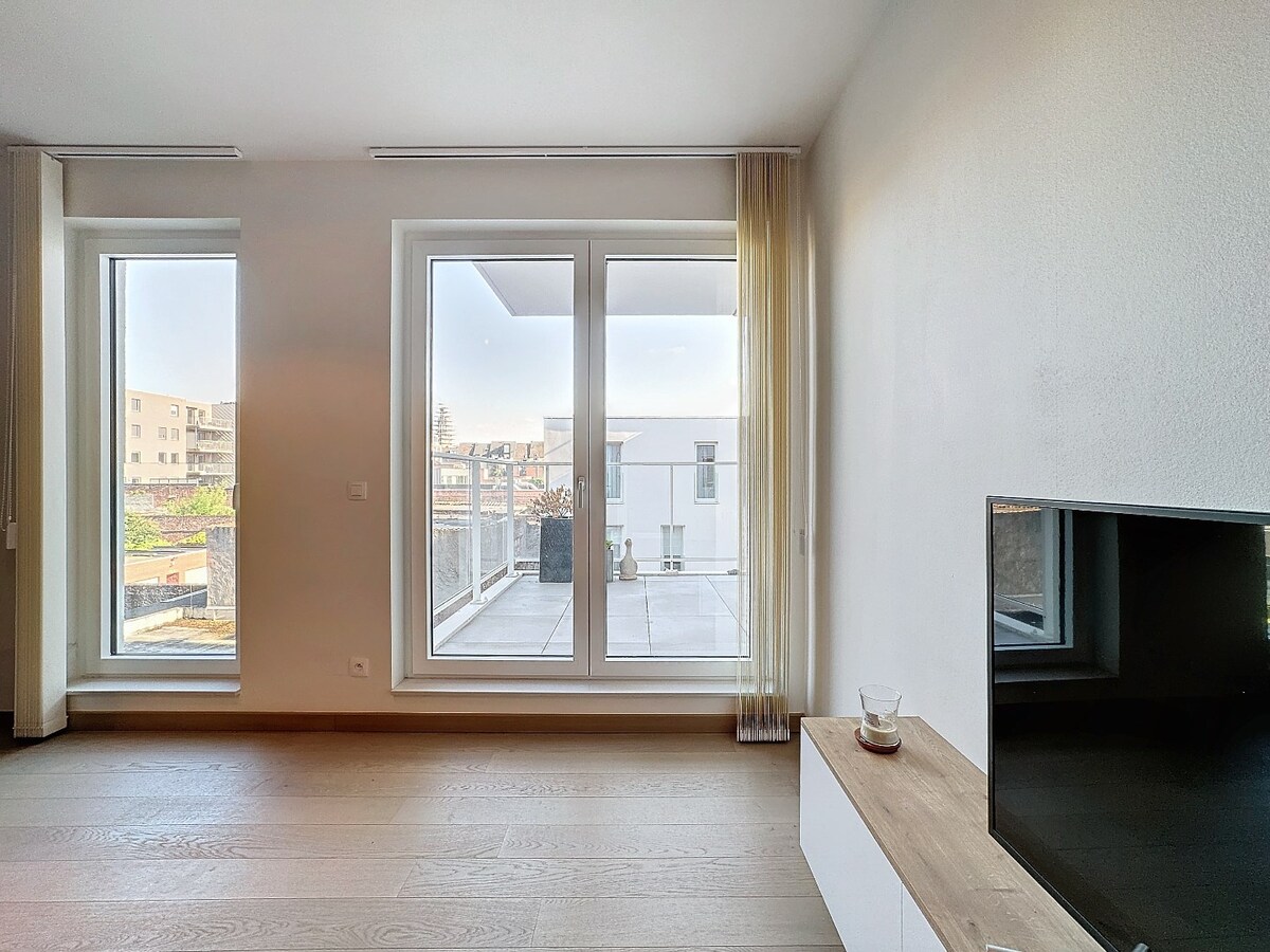 Nieuwbouw appartement met ruim terras en kelder te centrum Zottegem 