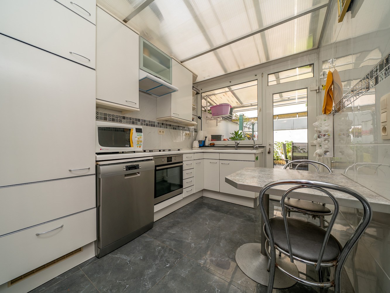 Charmante woning met 4 kamers en stadstuin 