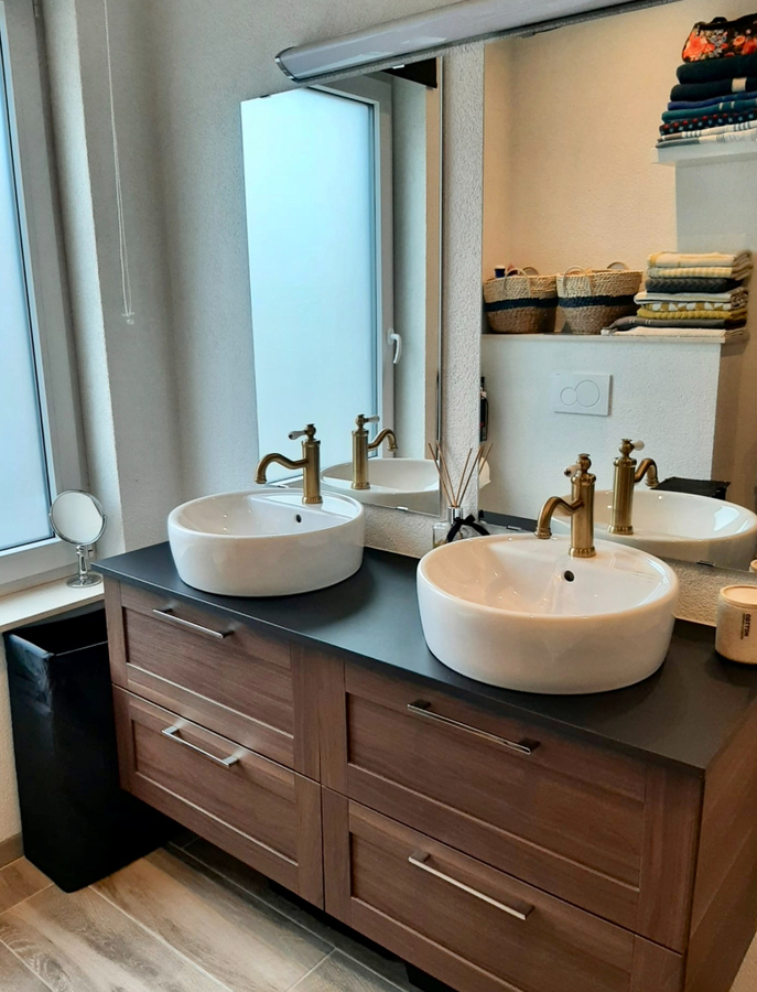 KNAP GERENOVEERDE RUIME WONING MET STADSTUIN 