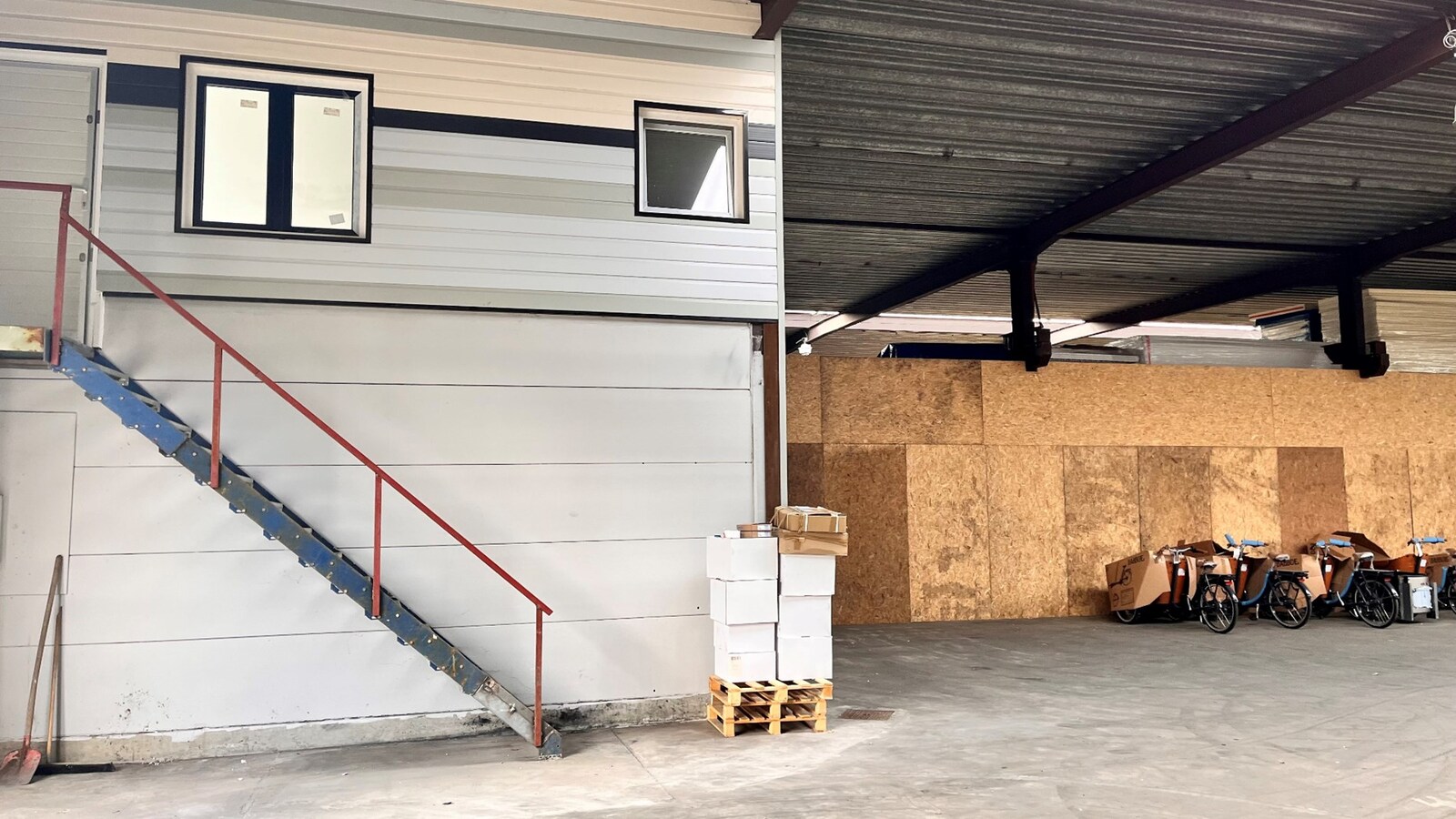 Opslagplaats gelegen te Herk-De-Stad. 