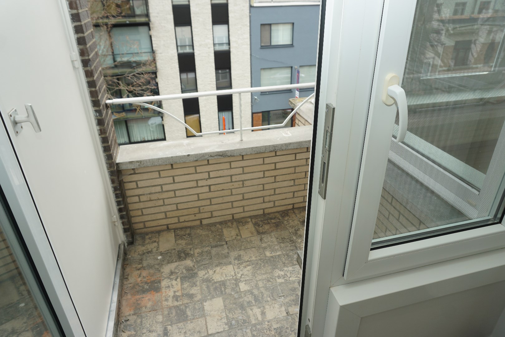 ONGEMEUBELD 2 SLP APP. TE HUUR GELEGEN VOORHAVENLAAN 