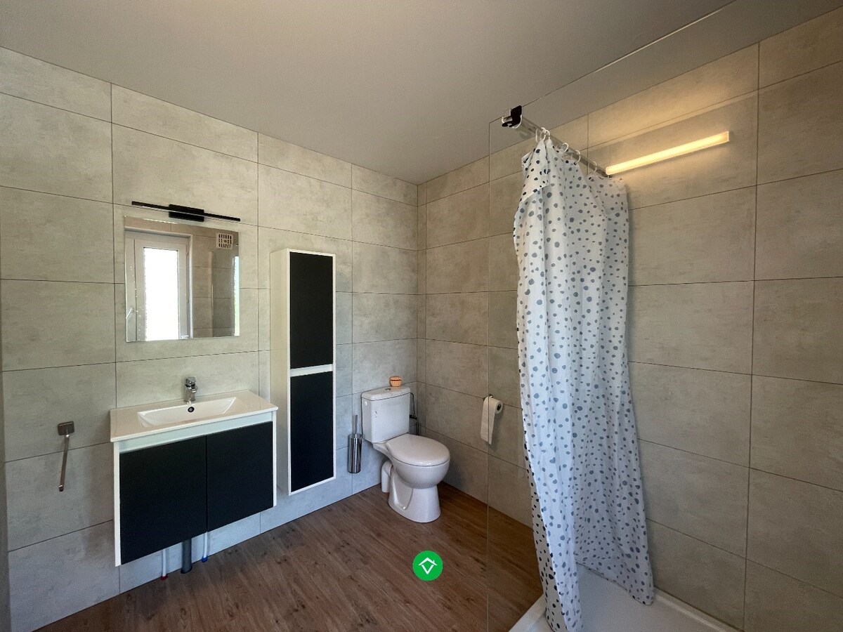 Hoekwoning met 2 slaapkamers te centrum Roeselare 