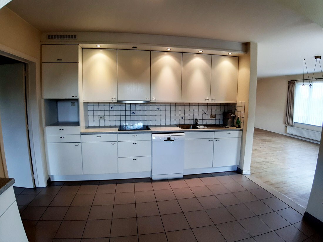 Ruim appartement op de 2de verdieping te Achel 