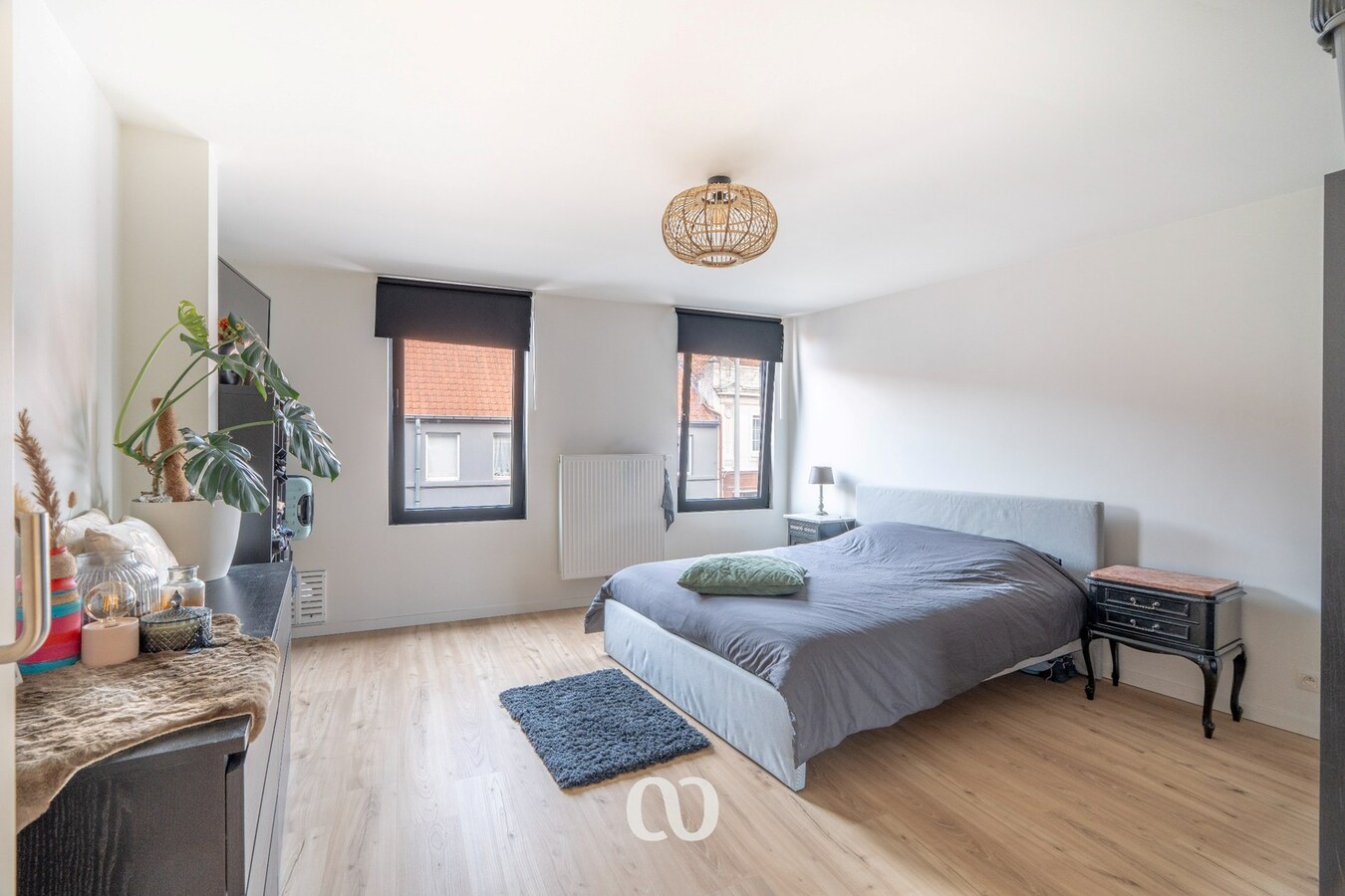 Volledig gerenoveerde woning met 3slpk en mooie tuin 