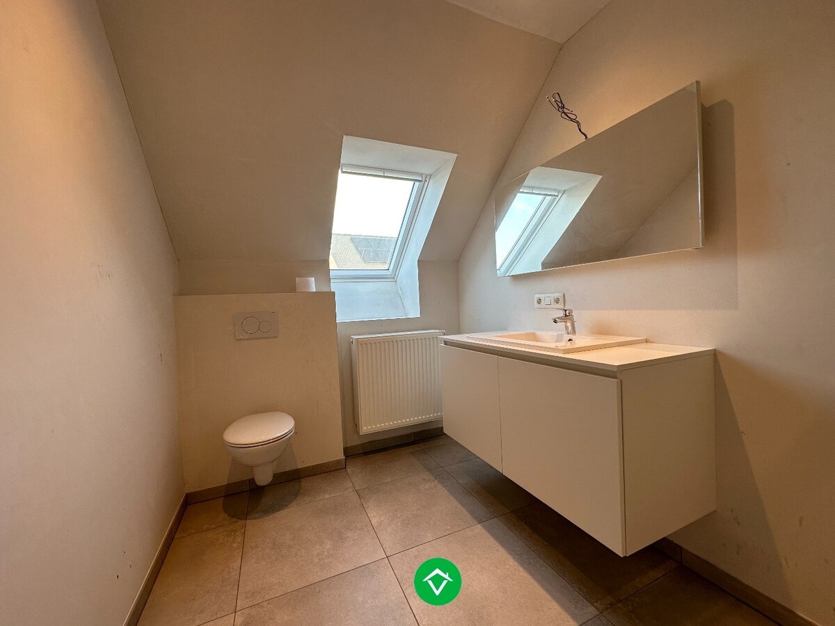 Moderne en lichtrijke nieuwbouwwoning met drie slaapkamers te Handzame (Kortemark) 