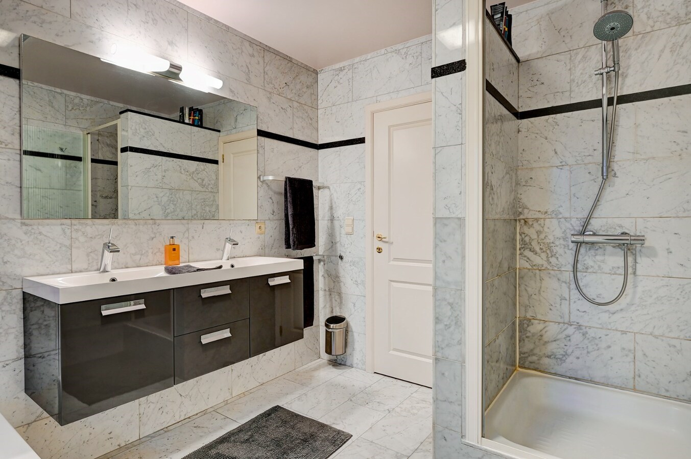 Heel ruim penthouse met privétuintje van 80 m² 