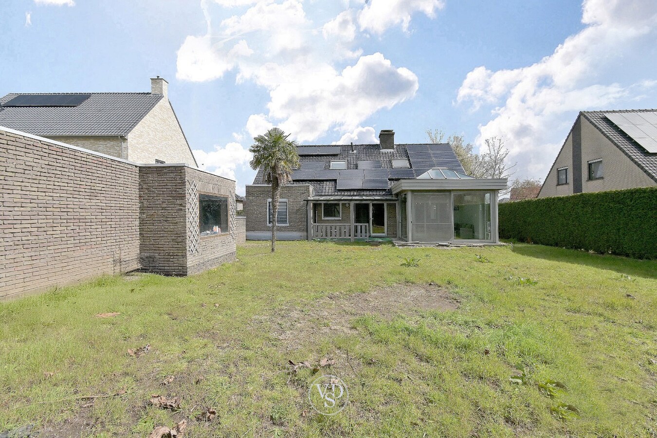 Tijdloze villa in residentiële wijk te Nazareth. 