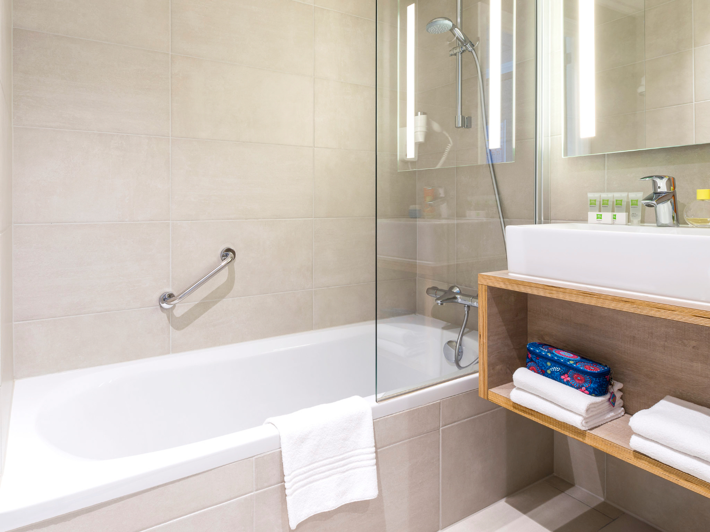 Modern hotel met binnenzwembad in Nieuwpoort! 